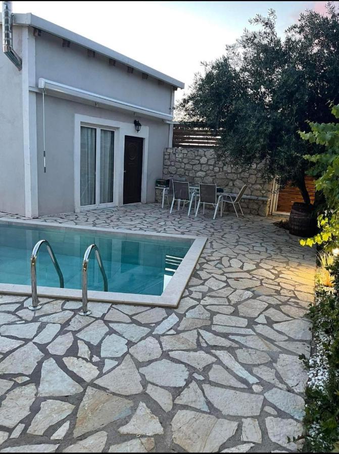 Stathis Suite Exanthia Exterior photo