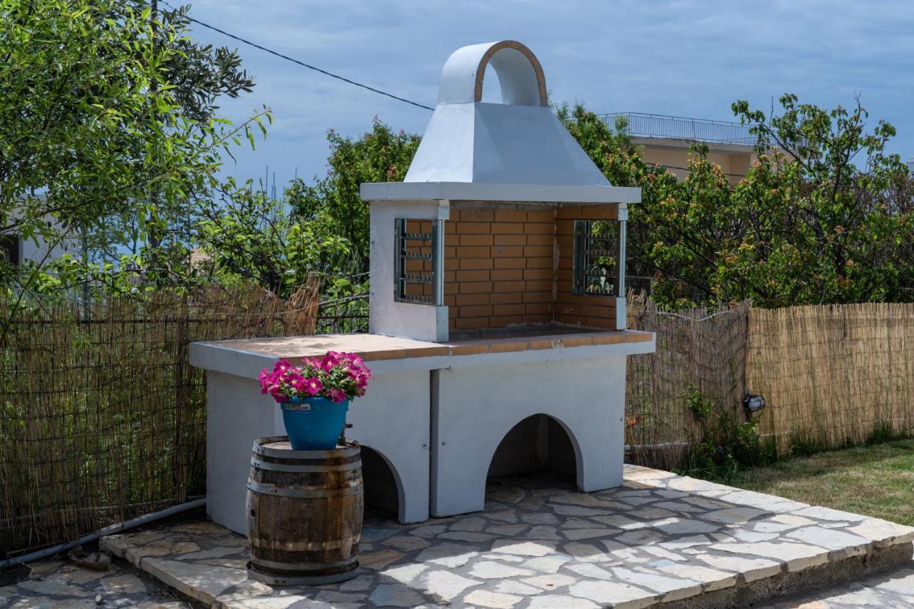 Stathis Suite Exanthia Exterior photo